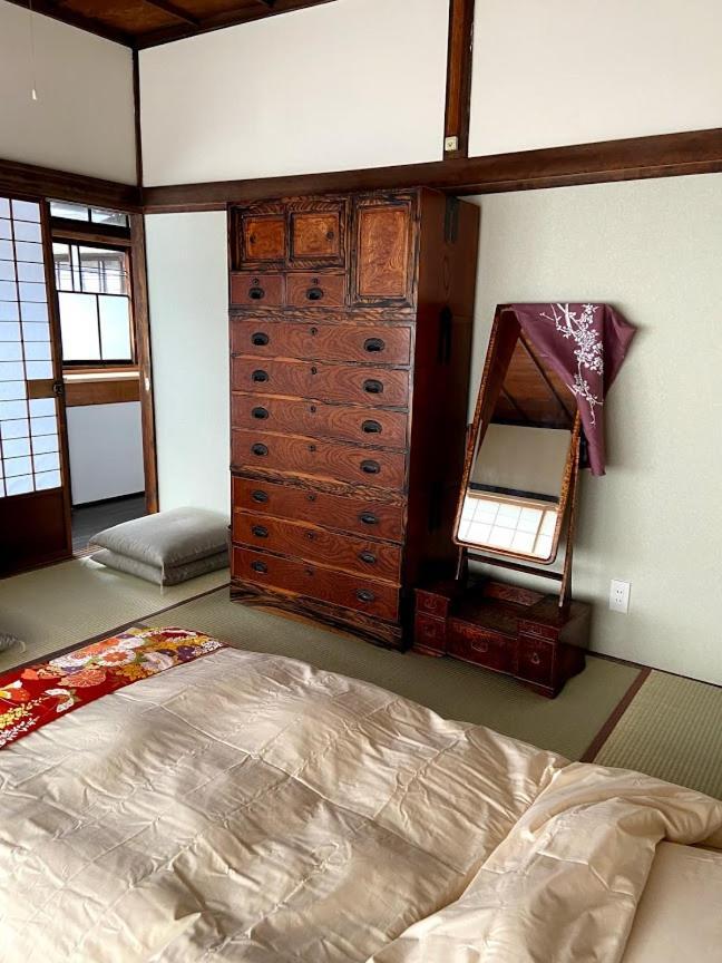 Okiya Guest House & Tapas Bar Kiryu Экстерьер фото